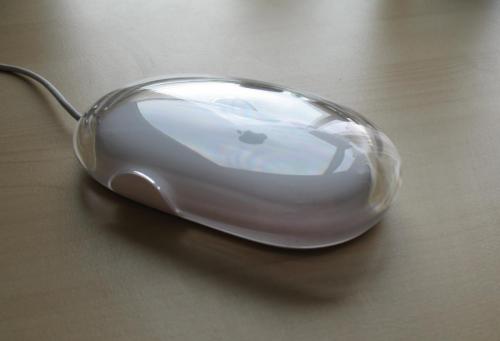 A white Apple Pro mouse. Picture: Wikimedia Commons.