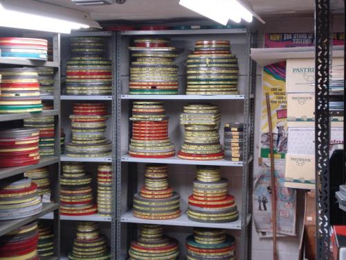 De opslag van een filmcollectie in een cultureel-erfgoedinstelling. Foto: PACKED vzw.